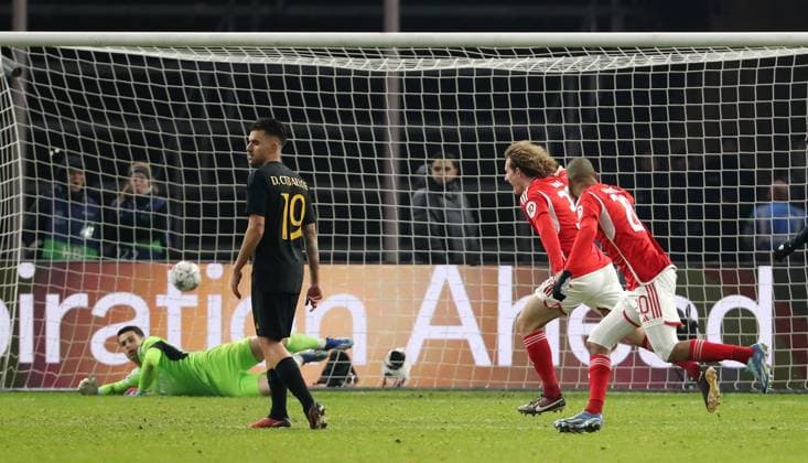 Alex Kral erzielt das Tor zum 2:2 Ausgleich gegen Torwart Kepa Arrizabalaga Fußball Fussball UEFA Champions League UCL Herren 6.Spieltag Saison 2023 2024 12.12.2023 1.FC Union Berlin FCU vs Real Madrid Olympiastadion DFL regulations prohibit any use of photographs as image sequences and or quasi-video