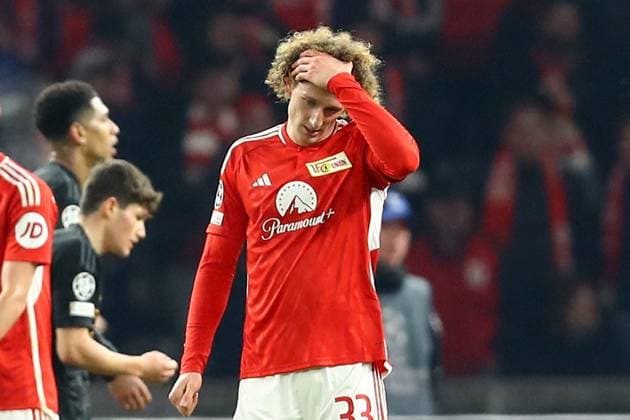 12.12.2023, xtgx, Fussball UEFA Champions League, Union Berlin - Real Madrid emspor, v.l. Alex Kral (1. FC Union Berlin) Enttäuscht enttaeuscht traurig frustriert (DFL DFB REGULATIONS PROHIBIT ANY USE OF PHOTOGRAPHS as IMAGE SEQUENCES and or QUASI-VIDEO) Berlin
