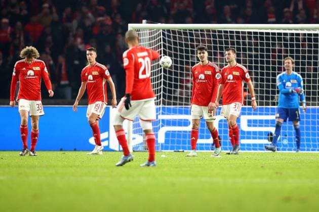 12.12.2023, xtgx, Fussball UEFA Champions League, Union Berlin - Real Madrid emspor, v.l. Alex Kral (1. FC Union Berlin) Janik Haberer (1. FC Union Berlin) Diego Leite (1. FC Union Berlin) Robin Knoche (1. FC Union Berlin) Frederik Roennow (1. FC Union Berlin) Enttäuscht enttaeuscht traurig frustriert (DFL DFB REGULATIONS PROHIBIT ANY USE OF PHOTOGRAPHS as IMAGE SEQUENCES and or QUASI-VIDEO) Berlin