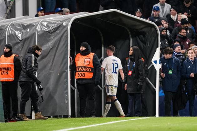 231212 Lukas Lerager of FC Copenhagen leaves the pitch after receiving red card during the UEFA Champions League football match between FC Copenhagen and Galatasaray on December 12, 2023 in Copenhagen. Photo: Petter Arvidson BILDBYRAN kod PA PA0704 fotboll football soccer fotball champions league fc copenhagen galatasaray bbeng Copyright: PETTERxARVIDSON BB231212PA150