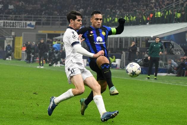 Fußball, CL, Inter Mailand - Real Sociedad San Sebastian RECORD DATE NOT STATED Uefa Champions League 2022-2023 Stadio Giuseppe Meazza, Milano Inter-Real Sociedad Nella foto: Lautaro Martinez e Aritz Elustondo Copyright: xAndreaxRositox DSC_9814
