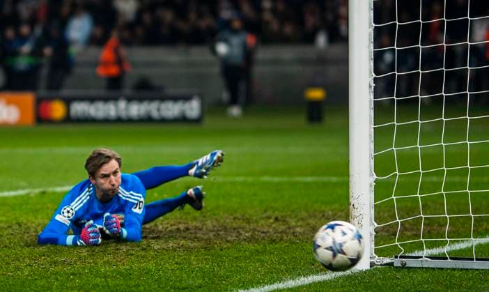 Sport Themen der Woche KW50 Sport Bilder des Tages 12.12.2023, Fußball, UEFA, Herren, Champions League, Gruppe C, 6. Spieltag, 1. FC Union Berlin - Real Madrid (2:3) Frederick Rönnow (1. FC Union Berlin) Berlin Olympiastadion Berlin Deutschland *** 12 12 2023, Football, UEFA, Men, Champions League, Group C, Matchday 6, 1 FC Union Berlin Real Madrid 2 3 Frederick Rönnow 1 FC Union Berlin Berlin Olympiastadion Berlin Germany