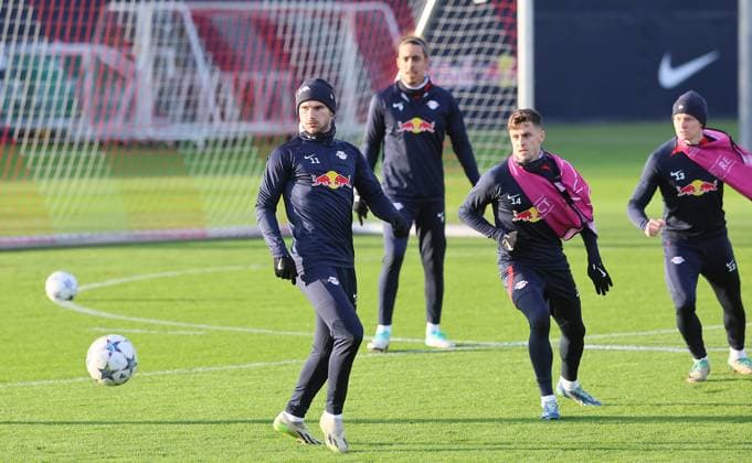 RB Leipzig Training Champions League Leipzig, 12.12.2023, RB Trainingszentrum, UEFA Champions League , RB Leipzig - Abschlusstraining am Vortag von RBL v. Young Boys Bern , Im Bild v.l.: Timo Werner (11, RB Leipzig), Yussuf Yurary Poulsen (hi., RB Leipzig), Christoph Baumgartner (14, RB Leipzig) und Nicolas Seiwald (13, RB Leipzig) ,