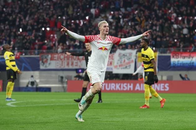 13.12.2023, xtgx, Fussball UEFA Champions League, RB Leipzig - Young Boys Bern emspor, v.l. Benjamin Sesko (Leipzig, 30) Jubel, Torjubel, jubelt ueber das Tor, celebrate the goal, celebration (DFL DFB REGULATIONS PROHIBIT ANY USE OF PHOTOGRAPHS as IMAGE SEQUENCES and or QUASI-VIDEO) Leipzig