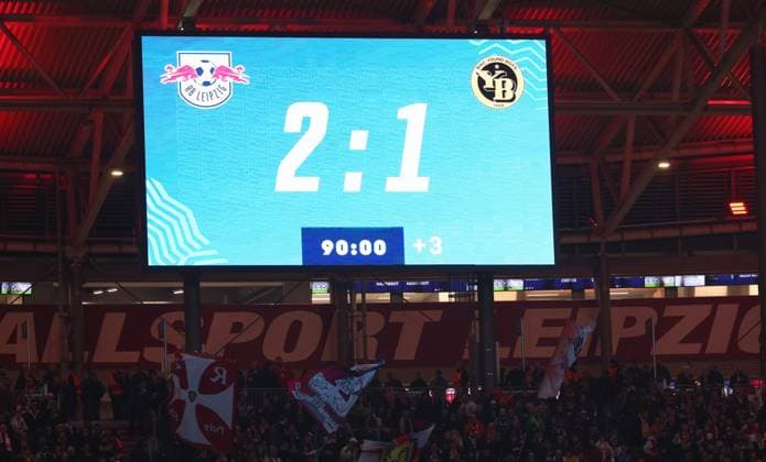RB Leipzig - Young Boys Bern Champions League Leipzig, 13.12.2023, Red Bull Arena, Fussball , UEFA Champions League, Gruppe G , 6. Spieltag, RB Leipzig vs. Young Boys Bern , Im Bild: Der Endstand des Spieles an der Anzeigetafel. , Foto nur zur redaktionellen Nutzung bestimmt! . , UEFA regulations prohibit any use of photographs as image sequences and or quasi-video ,