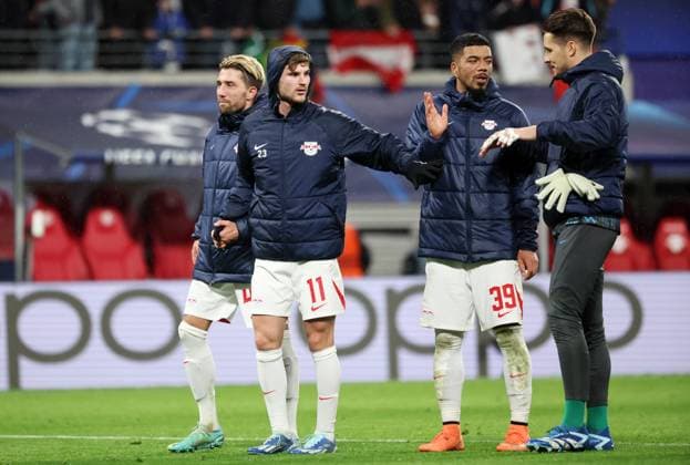 RB Leipzig - Young Boys Bern Champions League Leipzig, 13.12.2023, Red Bull Arena, Champions League, Gruppe G, Spieltag 6 , RB LEIPZIG vs. YOUNG BOYS BERN 2:1 , Im Bild v.l.: Kevin Kampl (44, RB Leipzig), Timo Werner (11, RB Leipzig), Benjamin Henrichs (39, RB Leipzig) und Torwart Janis Blaswich (21, RB Leipzig) ,