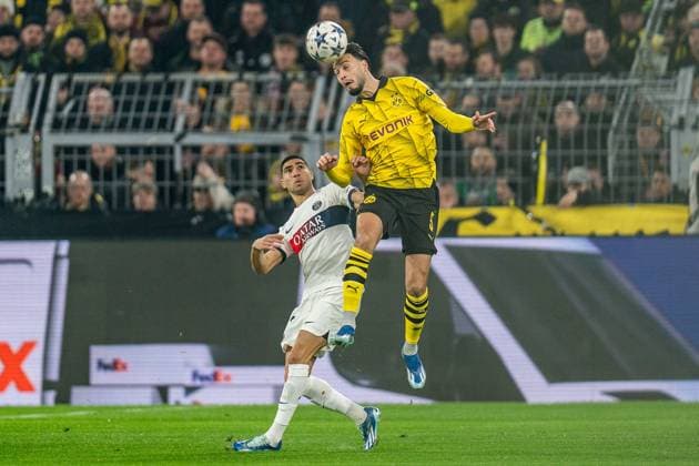 Ramy Bensebaini (Borussia Dortmund, 5) Achraf Hakimi (Paris Saint-Germain, 2) Borussia Dortmund vs. Paris Saint-Germain, Fussball, UEFA Champions League, 6. Spieltag, 13.12.2023 DFL REGULATIONS PROHIBIT ANY OUSE OF PHOTOGRAPHS AS IMAGE SEQUENCES AND OR QUASI-VIDEO Borussia Dortmund vs. Paris Saint-Germain, Fussball, UEFA Champions League, 6. Spieltag, 13.12.2023 Dortmund Copyright: xEibner-Pressefoto BahhoxKarax EP_BVB