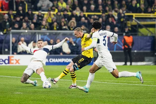UEFA Champions League: Borussia Dortmund - FC Paris Saint-Germain; 13.12.2023 Zweikampf Lucas Hernandez (FC Paris Saint-Germain, 21), Marius Wolf (Borussia Dortmund, 17), Marquinhos (FC Paris Saint-Germain, 5) UEFA Champions League Spieltag 6: Borussia Dortmund - FC Paris Saint-Germain, Dortmund, SIGNAL IDUNA PARK am 13.12.2023 DFL REGULATIONS PROHIBIT ANY USE OF PHOTOGRAPHS AS IMAGE SEQUENCES AND OR QUASI-VIDEO. Copyright: xBEAUTIFULxSPORTS Wunderlx