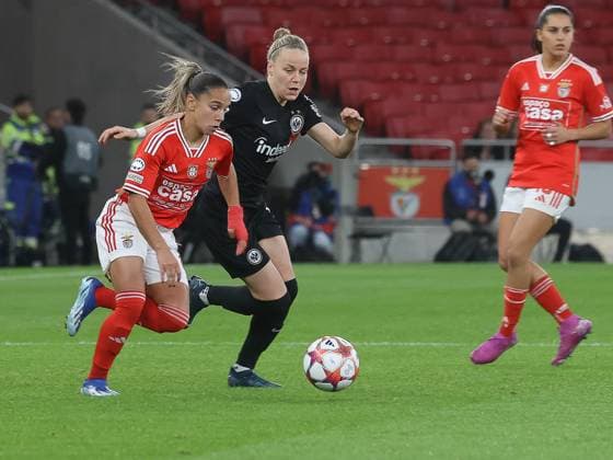 Pia Sophie Wolter (Eintracht Frankfurt 17), Benfica Lissabon vs. Eintracht Frankfurt, Saison 2023-24, Fussball, UEFA Womens Champions League, Gruppe A, 3. Spieltag, 13.12.2023, Benfica Lissabon vs. Eintracht Frankfurt, Saison 2023-24, Fussball, UEFA Womens Champions League, Gruppe A, Gruppenphase, 3. Spieltag, 13.12.2023, Lissabon Copyright: xJoergxNiebergall Eibner-Pressefox EP_JNL
