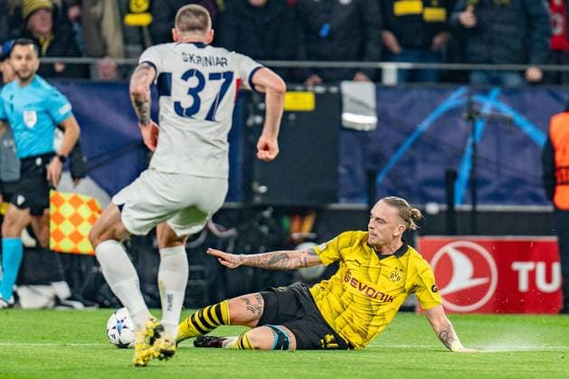 Marius Wolf (Borussia Dortmund, 17) Milan Skriniar (Paris Saint-Germain, 37) Borussia Dortmund vs. Paris Saint-Germain, Fussball, UEFA Champions League, 6. Spieltag, 13.12.2023 DFL REGULATIONS PROHIBIT ANY OUSE OF PHOTOGRAPHS AS IMAGE SEQUENCES AND OR QUASI-VIDEO Borussia Dortmund vs. Paris Saint-Germain, Fussball, UEFA Champions League, 6. Spieltag, 13.12.2023 Dortmund Copyright: xEibner-Pressefoto BahhoxKarax EP_BVB