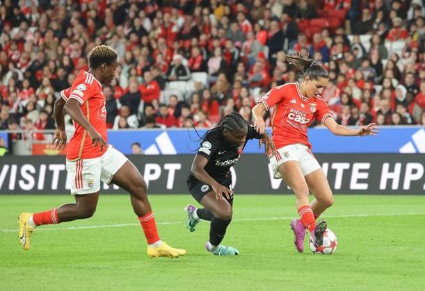 Nicole Anyomi (Eintracht Frankfurt 19), Benfica Lissabon vs. Eintracht Frankfurt, Saison 2023-24, Fussball, UEFA Womens Champions League, Gruppe A, 3. Spieltag, 13.12.2023, Benfica Lissabon vs. Eintracht Frankfurt, Saison 2023-24, Fussball, UEFA Womens Champions League, Gruppe A, Gruppenphase, 3. Spieltag, 13.12.2023, Lissabon Copyright: xJoergxNiebergall Eibner-Pressefox EP_JNL