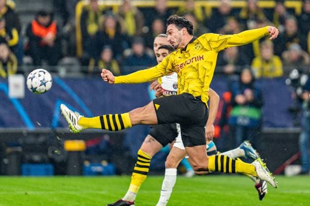 Mats Hummels (Borussia Dortmund, 15) Borussia Dortmund vs. Paris Saint-Germain, Fussball, UEFA Champions League, 6. Spieltag, 13.12.2023 DFL REGULATIONS PROHIBIT ANY OUSE OF PHOTOGRAPHS AS IMAGE SEQUENCES AND OR QUASI-VIDEO Borussia Dortmund vs. Paris Saint-Germain, Fussball, UEFA Champions League, 6. Spieltag, 13.12.2023 Dortmund Copyright: xEibner-Pressefoto BahhoxKarax EP_BVB