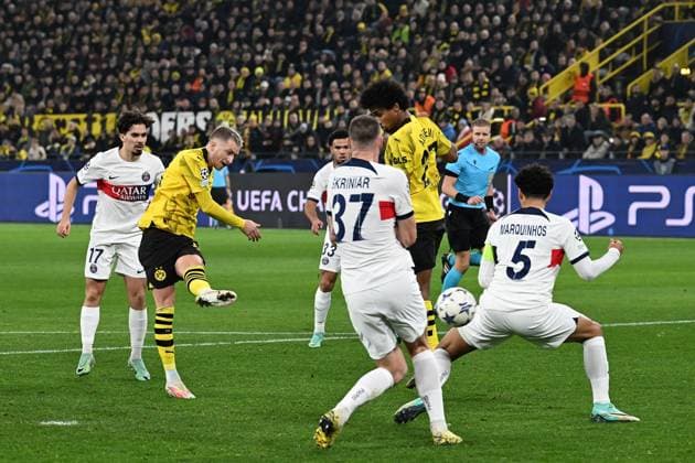 13.12.2023, xsltx, Fussball UEFA Champions League, Borussia Dortmund - Paris St.Germain PSG emspor, v.l. Torchance Marco Reus (Borussia Dortmund) (DFL DFB REGULATIONS PROHIBIT ANY USE OF PHOTOGRAPHS as IMAGE SEQUENCES and or QUASI-VIDEO) Dortmund