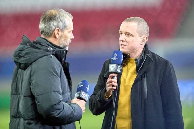 13.12.2023, Fußball, Männer, Champions League, Gruppenphase, 2023 2024, Gruppe G, Spieltag 6, RB Leipzig - BSC Young Boys Bern Benni Zander (re.) interviewt Marco Rose (Cheftrainer, RB Leipzig) für DAZN, vorm Spiel Leipzig Red Bull Arena Sachsen Deutschland