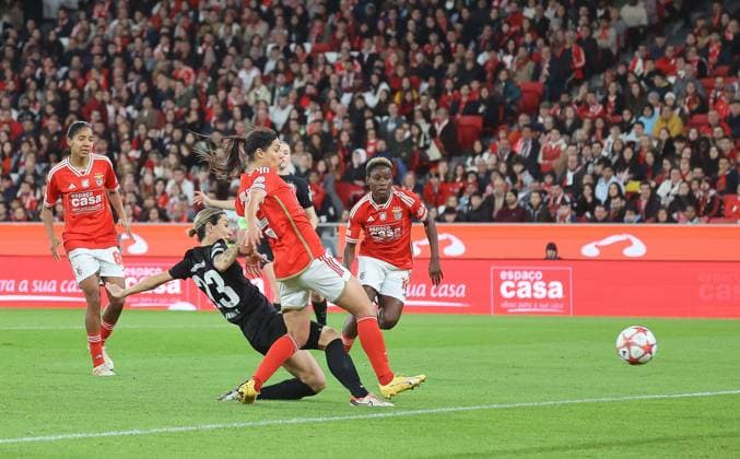 Sara Doorsoun (Eintracht Frankfurt 23), Benfica Lissabon vs. Eintracht Frankfurt, Saison 2023-24, Fussball, UEFA Womens Champions League, Gruppe A, 3. Spieltag, 13.12.2023, Benfica Lissabon vs. Eintracht Frankfurt, Saison 2023-24, Fussball, UEFA Womens Champions League, Gruppe A, Gruppenphase, 3. Spieltag, 13.12.2023, Lissabon Copyright: xJoergxNiebergall Eibner-Pressefox EP_JNL