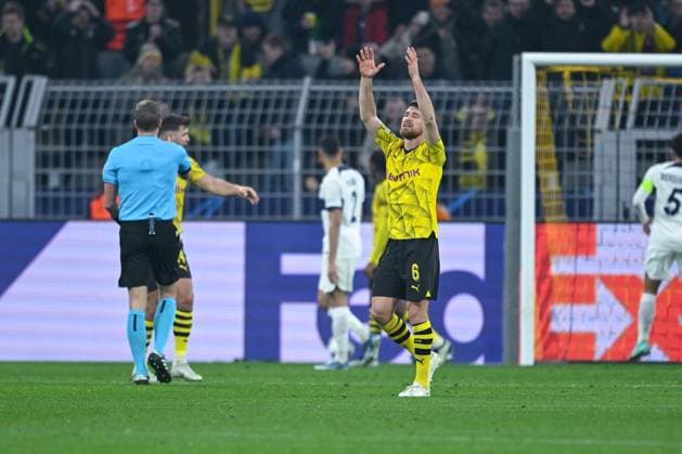 13.12.2023, Fussball, UCL, UEFA Champions League, Gruppenphase, 6. Spieltag, Saison 2023 2024, Borussia Dortmund - Paris St. Germain, Salih Özcan (Borussia Dortmund) xRHR-FOTO TKx Copyright: TeresaxKroeger RHR-FOTOx RHR-FOTO TK