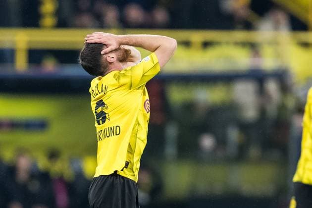 UEFA Champions League: Borussia Dortmund - FC Paris Saint-Germain; 13.12.2023 Salih Özcan (Borussia Dortmund, 6) schlägt frustriert die Hände über dem Kopf zusammen UEFA Champions League Spieltag 6: Borussia Dortmund - FC Paris Saint-Germain, Dortmund, SIGNAL IDUNA PARK am 13.12.2023 DFL REGULATIONS PROHIBIT ANY USE OF PHOTOGRAPHS AS IMAGE SEQUENCES AND OR QUASI-VIDEO. Copyright: xBEAUTIFULxSPORTS Wunderlx