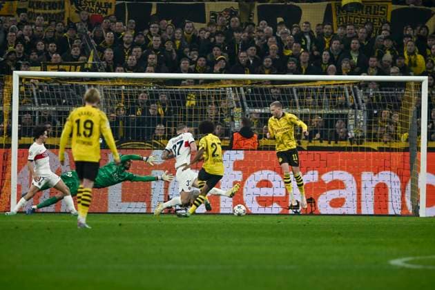 Karim Adeyemi ( 27, Borussia Dortmund) erzielt das Tor zum 1:0 13.12.2023 Fussball, Champions League, Borussia Dortmund vs Paris St. Germain, Signal Iduna Park, Dortmund, NRW Germany