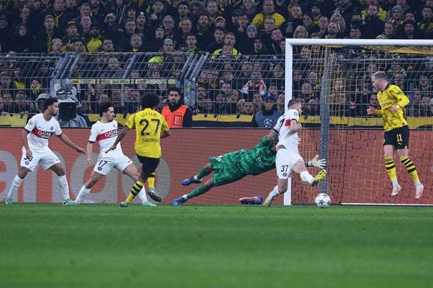 Fußball Champions League Gruppenphase 6. Spieltag Borussia Dortmund - Paris Saint-Germain am 13.12.2023 im Signal Iduna Park in Dortmund Tor zum 1:0 durch Karim Adeyemi ( Dortmund )