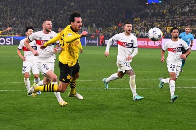 13.12.2023, xsltx, Fussball UEFA Champions League, Borussia Dortmund - Paris St.Germain PSG emspor, v.l. Mats Hummels (Borussia Dortmund) (DFL DFB REGULATIONS PROHIBIT ANY USE OF PHOTOGRAPHS as IMAGE SEQUENCES and or QUASI-VIDEO) Dortmund