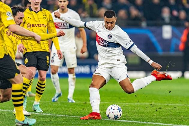 Kylian Mbappe (Paris Saint-Germain, 7) Borussia Dortmund vs. Paris Saint-Germain, Fussball, UEFA Champions League, 6. Spieltag, 13.12.2023 DFL REGULATIONS PROHIBIT ANY OUSE OF PHOTOGRAPHS AS IMAGE SEQUENCES AND OR QUASI-VIDEO Borussia Dortmund vs. Paris Saint-Germain, Fussball, UEFA Champions League, 6. Spieltag, 13.12.2023 Dortmund Copyright: xEibner-Pressefoto BahhoxKarax EP_BVB