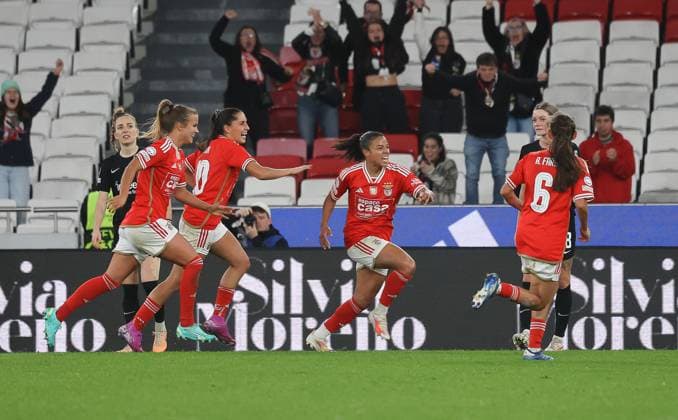 Tor zum 1:0 fuer Lissabon, Benfica Lissabon vs. Eintracht Frankfurt, Saison 2023-24, Fussball, UEFA Womens Champions League, Gruppe A, 3. Spieltag, 13.12.2023, Benfica Lissabon vs. Eintracht Frankfurt, Saison 2023-24, Fussball, UEFA Womens Champions League, Gruppe A, Gruppenphase, 3. Spieltag, 13.12.2023, Lissabon Copyright: xJoergxNiebergall Eibner-Pressefox EP_JNL