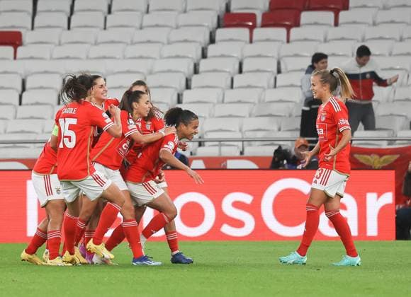 Tor zum 1:0 fuer Lissabon, Benfica Lissabon vs. Eintracht Frankfurt, Saison 2023-24, Fussball, UEFA Womens Champions League, Gruppe A, 3. Spieltag, 13.12.2023, Benfica Lissabon vs. Eintracht Frankfurt, Saison 2023-24, Fussball, UEFA Womens Champions League, Gruppe A, Gruppenphase, 3. Spieltag, 13.12.2023, Lissabon Copyright: xJoergxNiebergall Eibner-Pressefox EP_JNL