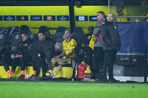 13.12.2023, Fussball, UCL, UEFA Champions League, Gruppenphase, 6. Spieltag, Saison 2023 2024, Borussia Dortmund - Paris St. Germain, Marius Wolf (Borussia Dortmund) mit einem Verband am Knie. xRHR-FOTO TKx Copyright: TeresaxKroeger RHR-FOTOx RHR-FOTO TK