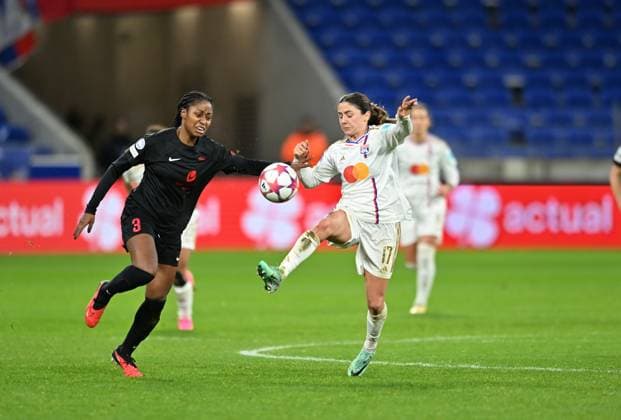 Danielle Van de Donk (lyon) vs Natasha Anasi (brann) FOOTBALL: Olympique Lyonnais FÂŽminines vs SK Brann - Ligue des Champions FÂŽminine - 13 12 2023 FredericChambert Panoramic 