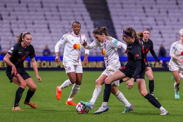 Danielle Van de Donk (17) from OL in action during the UEFA Women s Champions League game between Olympique Lyonnais and SK Brann at Groupama Stadium in DÃ cines-Charpieu, France. (Pauline FIGUET SPP) Copyright: xPaulinexFIGUETx xSPPx spp-en-PaFiSp-PF_OLvBRANN-11