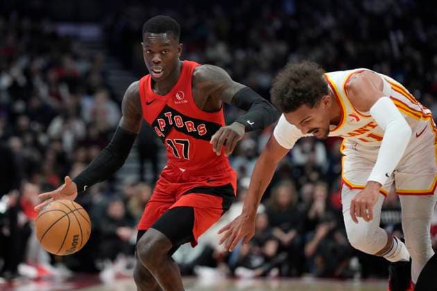 Sport Themen der Woche KW50 Sport Bilder des Tages December 13, 2023, Toronto, ON, CANADA: Toronto Raptors guard Dennis Schroder (17) moves the ball up court of Atlanta Hawks guard Trae Young (11) tries to defend during first half NBA, Basketball Herren, USA basketball action in Toronto on Wednesday, Dec. 13, 2023. Canada News - December 13, 2023  - ZUMAc35_ 20231213_zaf_c35_057 Copyright: xFrankxGunnx