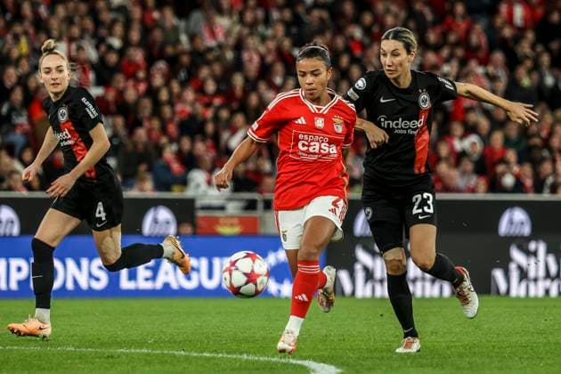 Lisbon, Portugal, Dec 14th 2023: Lisboa e Benfica vs Eintracht Frankfurt in UEFA Women s Champions League at Estadio da Luz in Lisbon - 13 12 23- Marie Alidou and Sara Doorsoun during the game. - Joao Bravo - SPP ( SPP) Copyright: x xSPPx spp-en--joao__13Dec2023_JOABravo-1895