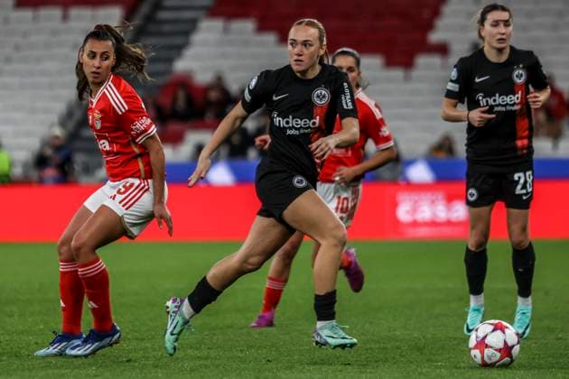 Lisbon, Portugal, Dec 14th 2023: Lisboa e Benfica vs Eintracht Frankfurt in UEFA Women s Champions League at Estadio da Luz in Lisbon - 13 12 23- Marie Alidou and Sara Doorsoun during the game. - Joao Bravo - SPP ( SPP) Copyright: x xSPPx spp-en--joao__13Dec2023_JOABravo-2423
