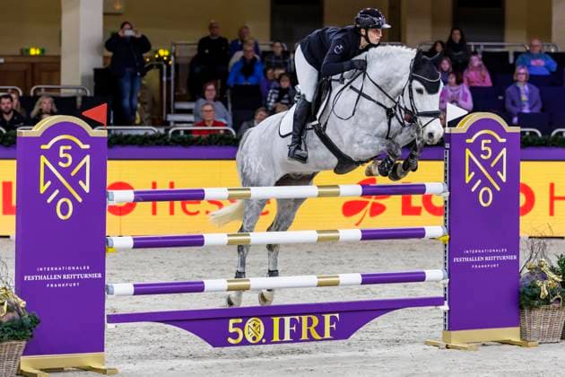 Sport Themen der Woche KW50 Sport Bilder des Tages FRANKFURT - 50 Jahre Internationales Festhallen Reitturnier 2023, FRANKFURT - 50 Jahre Internationales Festhallen Reitturnier 2023 FADINGER Elisabeth (GER), Edermus PP Preis der Dieter-Hofmann-Stiftung Finale I Nationale Stil-Springprüfung Kl. M** (1,35m) Frankfurt , Festhalle, Messe 14. December 2023 - *** FRANKFURT 50 Jahre Internationales Festhallen Reitturnier 2023, FRANKFURT 50 Jahre Internationales Festhallen Reitturnier 2023 FADINGER Elisabeth GER , Edermus PP Preis der Dieter Hofmann Stiftung Finale I Nationale Stil Springprüfung Kl M 1,35m Frankfurt , Festhalle, Messe 14 December 2023