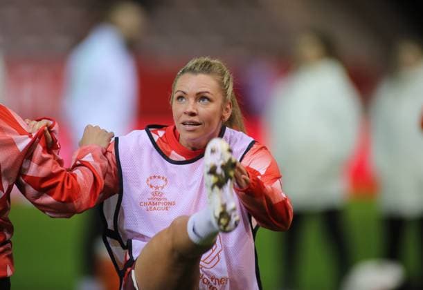 München, Deutschland 14. Dezember 2023: Fussball, Frauen, Champions League, 3.Spieltag, Saison 2023 2024, FC Bayern München - Ajax Amsterdam, Campus Linda Dallmann (FC Bayern München) beim Aufwärmen