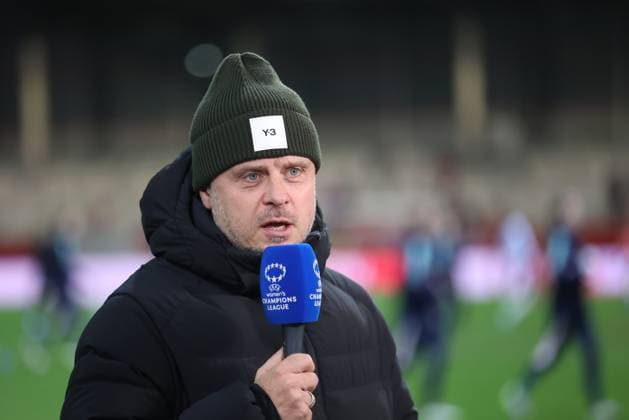München, Deutschland 14. Dezember 2023: Fussball, Frauen, Champions League, 3.Spieltag, Saison 2023 2024, FC Bayern München - Ajax Amsterdam, Campus Alexander Straus, Trainer (FC Bayern München) beim Interview