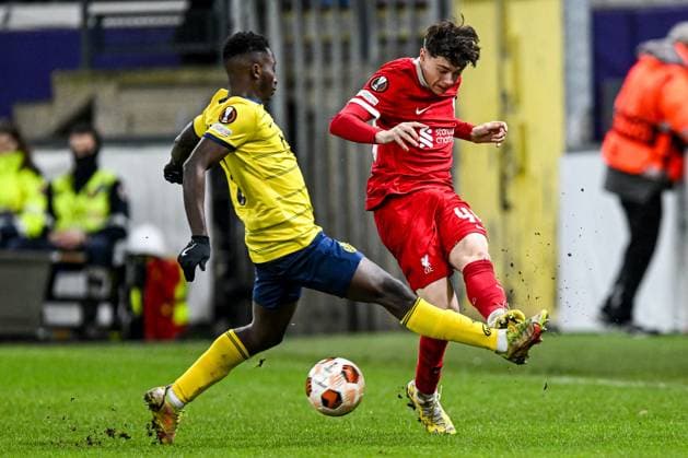 BRUSSELS - (l-r) Lazare Amani of Royale Union Saint-Gilloise, Luke Chambers of Liverpool FC during the UEFA Europa League in group E match between R. Union Sint Gillis and Liverpool FC at Lotto Park stadium on December 14, 2023 in Brussels, Belgium . ANP Hollandse Hoogte UEFA Europa Europa League 2023 24 2022 2023 xVIxANPxSportx xGerritxvanxKeulenxIVx 486290112 originalFilename: 486290112.jpg