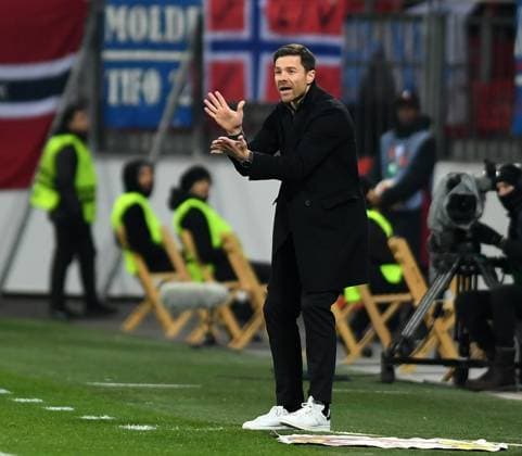 14.12.2023, Leverkusen, Germany, BayARENA, Bayer Leverkusen vs Molde FK - UEFA Europa League 2023 2024 - Group H, Trainer Xabier Xabi Alonso (Bayer 04 Leverkusen) gestikuliert, gestik (Foto Ralf Treese) Leverkusen BayARENA North Rhine-Westphalia Germany
