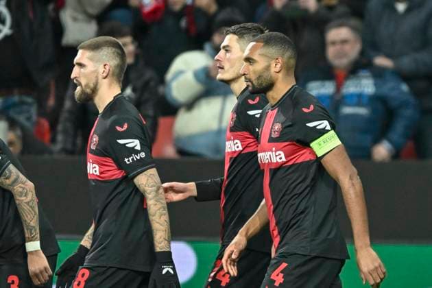 Patrik Schick ( 14, Bayer Leverkusen) jubelt nach dem Tor zum 1:0 mit Jonathan Tah ( 4, Bayer Leverkusen) Robert Andrich ( 8, Bayer Leverkusen) 14.12.2023 Fussball Europa League, Bayer 04 Leverkusen vs Molde FK, BayArena, Leverkusen, NRW Germany