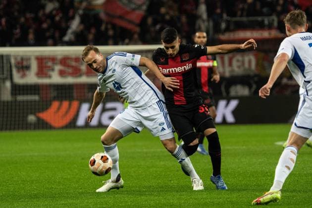 GER, UEFA Europa League 6 Spieltag, Bayer 04 Leverkusen vs Molde Fotballklubb 14.12.2023, BayArena, Leverkusen, GER, UEFA Europa League 6 Spieltag, Bayer 04 Leverkusen vs Molde Fotballklubb Im Bild: Zweikampf zwischen Martin Ellingsen (Molde Fotballklubb, 6) Ayman Azhil (Bayer 04 Leverkusen, 32)