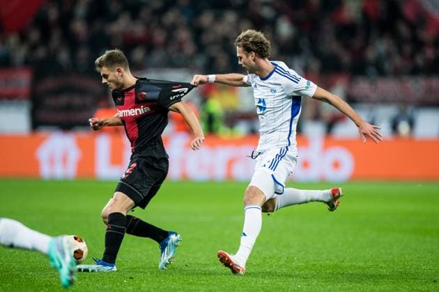 UEFA Europa League: Bayer 04 Leverkusen - Molde FK; 14.12.2023 Josip Stanisic (Bayer 04 Leverkusen, 2), Magnus Grodem (Molde FK, 22) zieht am Trikot UEFA Europa League 6. Spieltag: Bayer 04 Leverkusen - 1Molde FK, BayArena Leverkusen am 14.12.2023 DFL REGULATIONS PROHIBIT ANY USE OF PHOTOGRAPHS AS IMAGE SEQUENCES AND OR QUASI-VIDEO. Copyright: xBEAUTIFULxSPORTS Wunderlx
