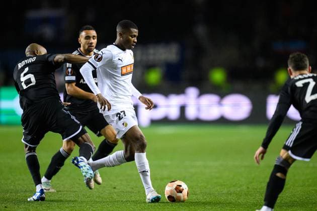 231214 Akoua Romeo Amane of Häcken during the UEFA Europa League match between Qarabag and Häcken on December 14, 2023 in Baku. Photo: Carl Sandin BILDBYRAN kod CS CS0469 fotboll football soccer fotball uefa europa league qarabag häcken bbeng Copyright: CARLxSANDIN BB231214CS057