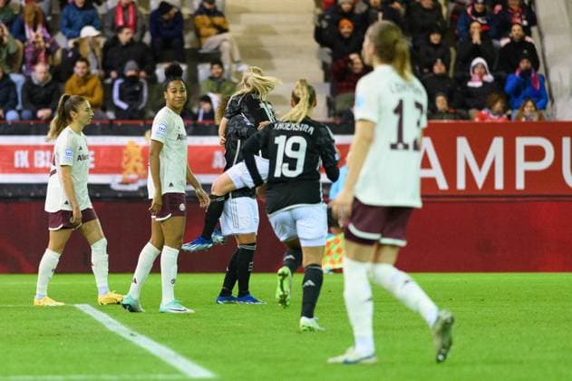 Players of Ajax Amsterdam celebrating the equalizer during the UEFA Womens Champions League group stage match between FC Bayern Munich and Ajax Amsterdam at FC Bayern Campus in Munich, Germany. (Sven Beyrich SPP) Copyright: xSvenxBeyrich SPPx spp-en-SvBe-20231214-D4S_3408