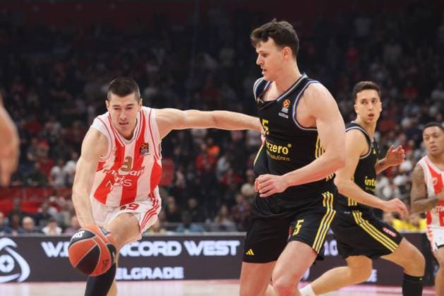 Sport Themen der Woche KW50 Sport Bilder des Tages CRVENA ZVEZDA vs ALBA BERLIN LUKA MITROVIC, YANNI WETZELL basketball Crvena zvezda vs Alba Berlin Euroleague, Stark Belgrade Arena, 14.12.2023 Foto: Belgrade Stark Belgrade arena Serbia Copyright: xMarkoxMetlas xMNxPressx
