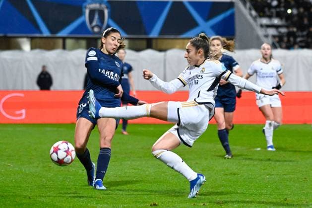 Clara Mateo ( 10 - PFC ) and Olga Carmona ( 7 - Real Madrid ) during the WCL match between PFC and Real Madrid at Stade Charlety on December 14, 2023 in Paris, France. ( Photo by federico pestellini panoramic ) - FOOTBALL : PFC vs Real Madrid - Ligue des Champions Feminine - 14 12 2023 FedericoPestellini Panoramic 