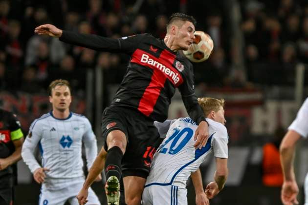 Kopfball Kopfballduell Patrik Schick ( 14, Bayer Leverkusen) Kristian Eriksen ( 20, Molde FK) 14.12.2023 Fussball Europa League, Bayer 04 Leverkusen vs Molde FK, BayArena, Leverkusen, NRW Germany