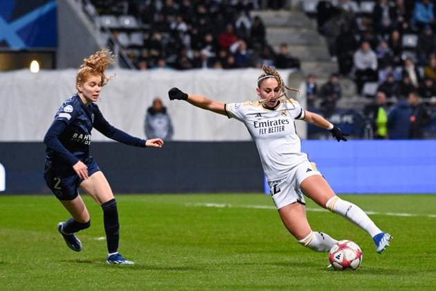 Celina OULD HOCINE ( 2 - PFC ) and Athenea del Castillo ( 22 - Real Madrid ) during the WCL match between PFC and Real Madrid at Stade Charlety on December 14, 2023 in Paris, France. ( Photo by federico pestellini panoramic ) - FOOTBALL : PFC vs Real Madrid - Ligue des Champions Feminine - 14 12 2023 FedericoPestellini Panoramic 