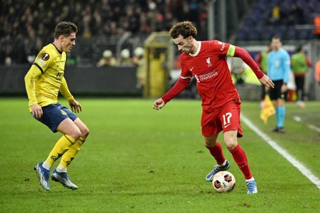 231214 Royale Union Saint-Gilloise vs Liverpool FC Alessio Castro-Montes of Union battles for the ball with Curtis Jones of Liverpool during a football game between Royale Union Saint-Gilloise and FC Liverpool on day 6 in Group E of the UEFA Europa League season 2023-2024 competition on December 14, 2023 in Brussels, Belgium. (Photo by Maarten Straetemans Isosport) BRUSSELS BELGIUM  Copyright: xx 424547