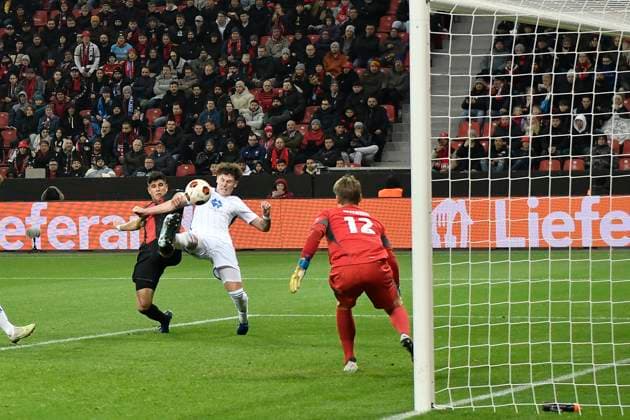 Strafraumszene Torchance von Piero Hincapie ( 3, Bayer Leverkusen) neben Mathias Lovik ( 31, Molde FK) 14.12.2023 Fussball Europa League, Bayer 04 Leverkusen vs Molde FK, BayArena, Leverkusen, NRW Germany