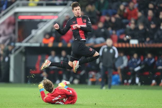 Germany, Leverkusen, 14.12.2023, BayArena, Bayer Leverkusen vs Molde FK - UEFA Europa League 2023 2024 - Group H, Adam Hlozek (Bayer 04 Leverkusen) und Torwart Oliver Petersen (Molde FK) battle for the ball Leverkusen BayArena North Rhine-Westfalia Germany